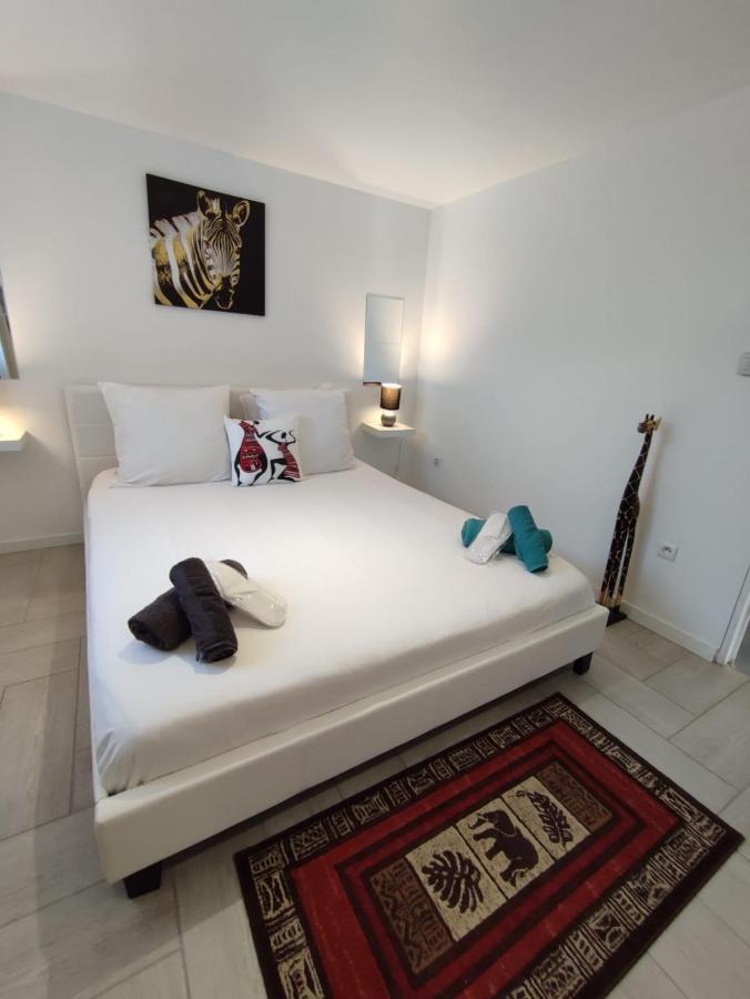 Appartement 100M2, Independant Dans Notre Maison Garennes-sur-Eure Exterior foto